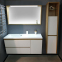 Комплект мебели Fancy Marble для ванной комнаты: тумба CYPRUS с умывальником (PEGGY 1250 L/R), LED зеркало с полкой и пенал с корзиной для белья